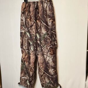 Field & Stream Pants Men’s Sz Large Camouflage Real Tree Hunting Pants.